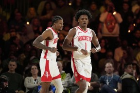 九游体育app包含风云突变！新奥尔良鹈鹕清晨篮板制胜；NBA常规赛版图或变；更衣室稳定；数据趋势出现新变化的词条