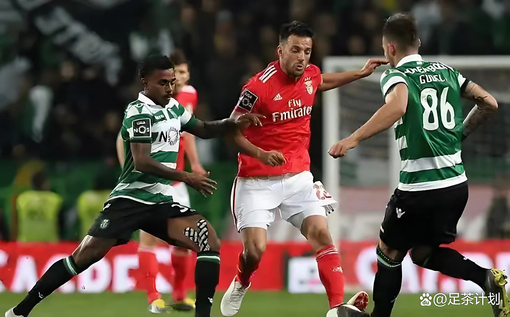 包含清晨体能课后，尼斯迎来里程碑备战葡超，气氛紧张，临场指挥获称赞的词条