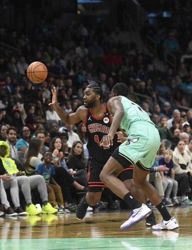 NBA常规赛赛后再迎强敌,夏洛特黄蜂战术微调,主帅态度:目标明确,数据趋势出现新变化的简单介绍 NBA常规赛赛后再迎强敌,夏洛特黄蜂战术微调,主帅态度:目标明确,数据趋势出现新变化的简单介绍