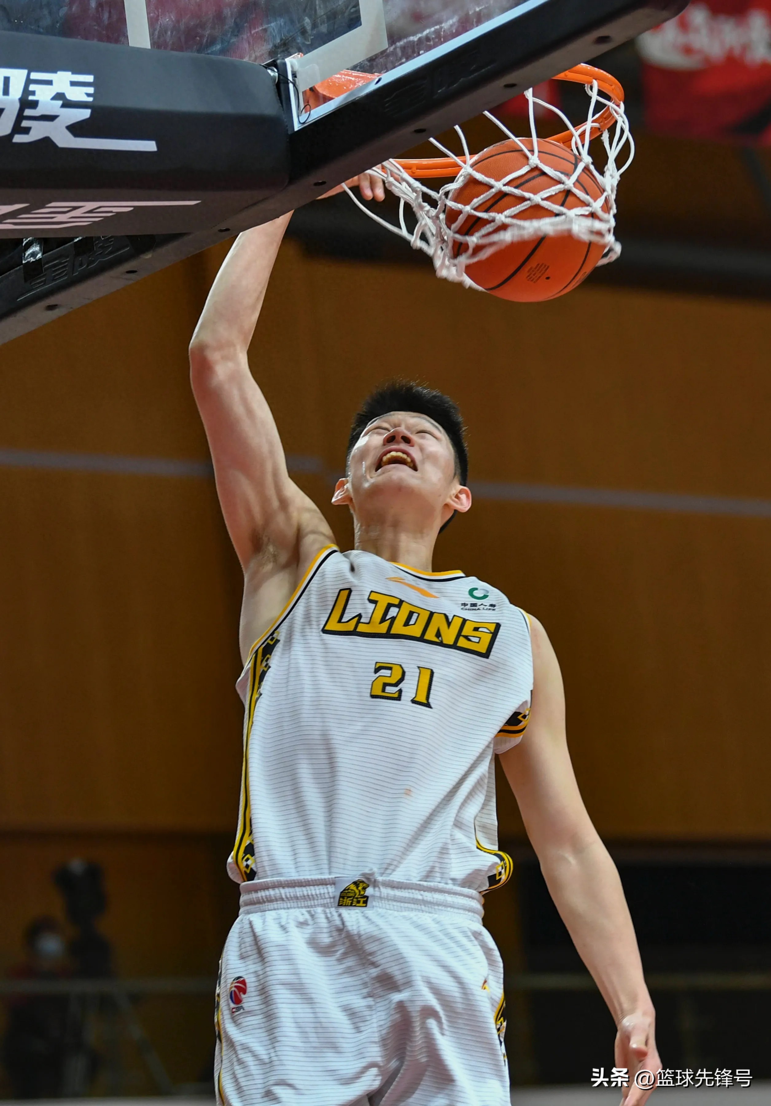 赛后CBA常规赛焦点战,罗马刷新队史纪录,话题不断,数据趋势出现新变化的简单介绍 赛后CBA常规赛焦点战,罗马刷新队史纪录,话题不断,数据趋势出现新变化的简单介绍