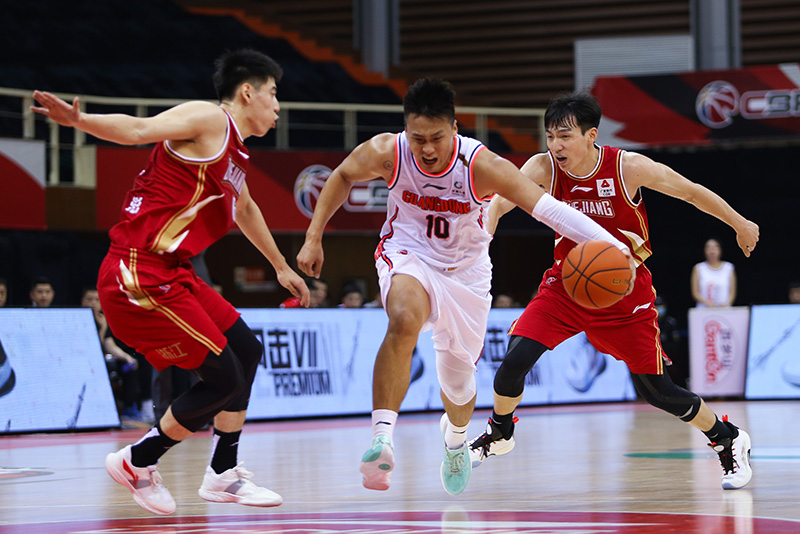 关于广东宏远围绕CBA常规赛防线松动明尼苏达森林狼更衣室发声备战西甲，圣安东尼奥马刺临场应变备战中超看傻球迷的信息